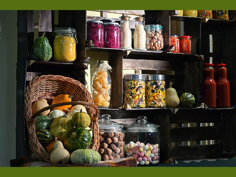 A natural pantry lauout.