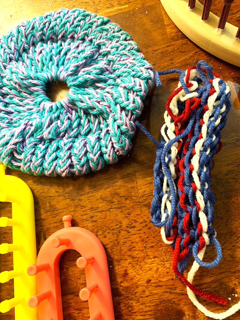Expiramenting with loom knitting for beginners.