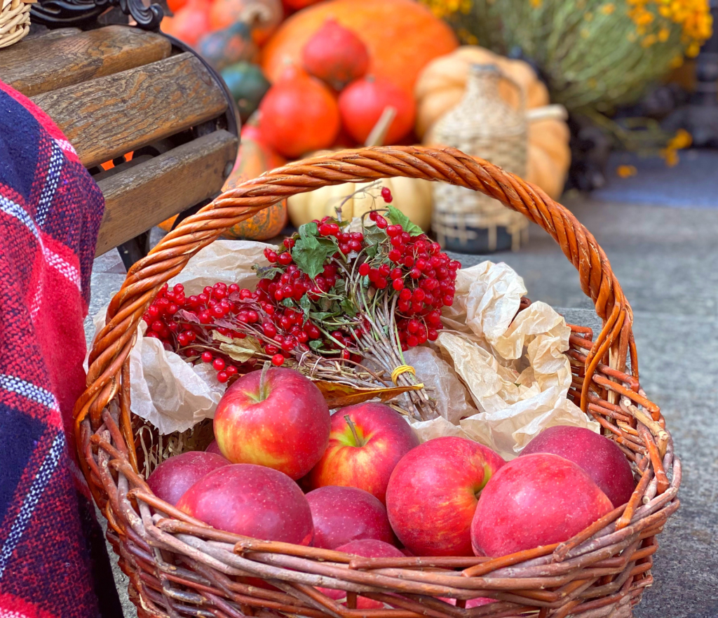 Mabon Celtic seasonal myths and folklore for the autumn season
